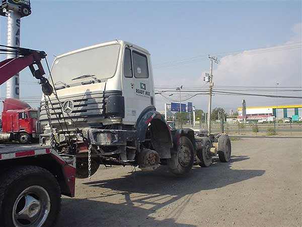 Mercedes-Benz 3234 1997 - 1 REPUESTO USADO/USADA EN DESARME