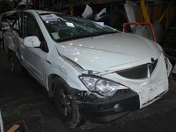 PARA CHOQUE Ssangyong KORANDO 2006  USADO EN DESARME