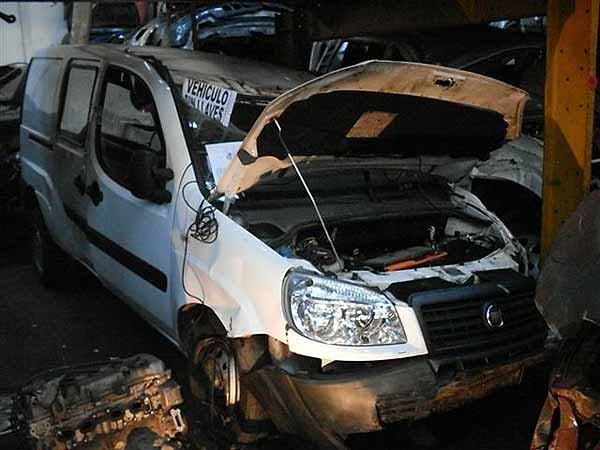 PUERTA Fiat DOBLO 2010  USADO EN DESARME