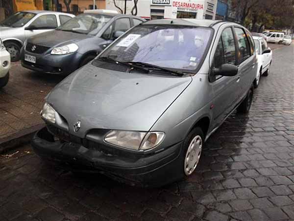 PARA CHOQUE Renault MEGANE 2001  USADO EN DESARME