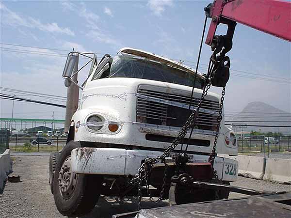 Tapabarro Freightliner FLD  USADO