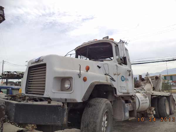 PORTALóN Mack DM-690S 1997,  EN DESARME