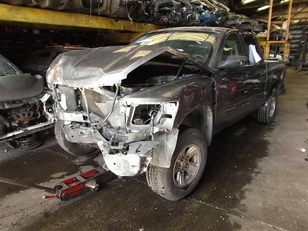 TAPABARRO Dodge DAKOTA  2009  USADO EN DESARME