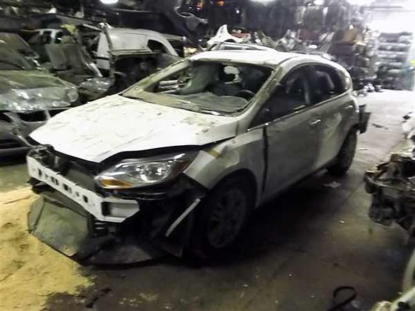 PUERTA Ford FOCUS 2012  USADO EN DESARME