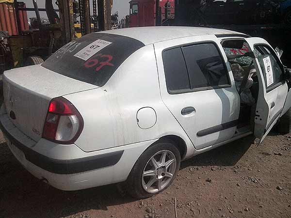 PORTALóN Renault CLIO 2006  USADO EN DESARME