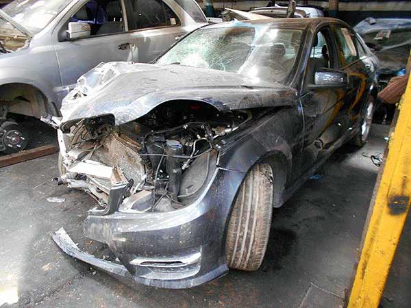 PORTALóN Mercedes-Benz C180 2013  USADO EN DESARME