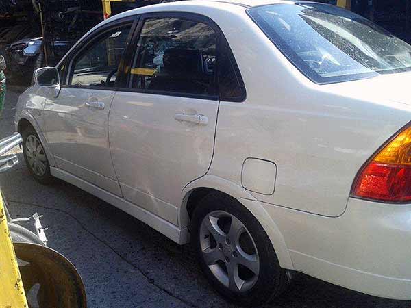 BUTACA  Suzuki AERIO 2003  USADO EN DESARME