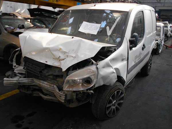 CREMALLERA DE DIRECCIóN Fiat DOBLO 2010  USADO EN DESARME