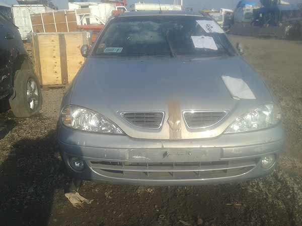 CAPOT Renault MEGANE 2008  USADO EN DESARME