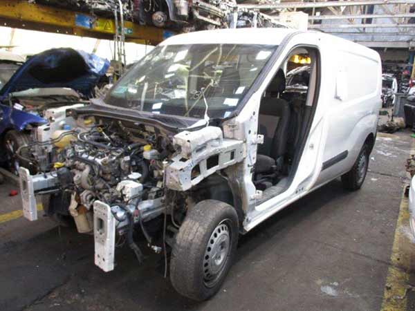 CREMALLERA DE DIRECCIóN Fiat DOBLO 2012  USADO EN DESARME