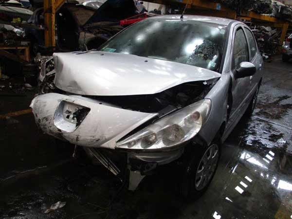 TAPA MALETA Peugeot 207 2011  USADO EN DESARME