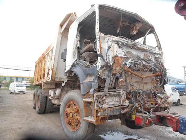 Hino HD700 2012 - 1 REPUESTO USADO/USADA EN DESARME