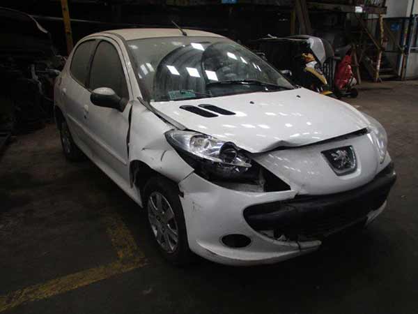 FOCO Peugeot 207 2010  USADO EN DESARME