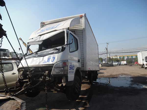 Mitsubishi FUSO 2013 - 1 REPUESTO USADO/USADA EN DESARME