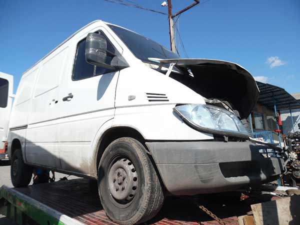 TAPA MALETA Mercedes-Benz Sprinter 2008  USADO EN DESARME