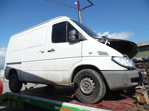 TAPA MALETA Mercedes-Benz Sprinter 2008  USADO EN DESARME