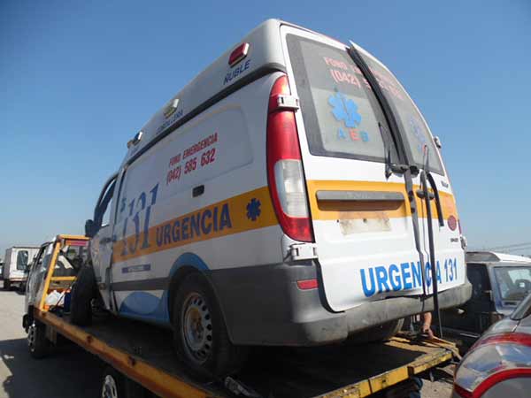 PUERTA Mercedes-Benz VITO 2010  USADO EN DESARME