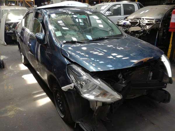 Tapabarro Nissan VERSA  USADO