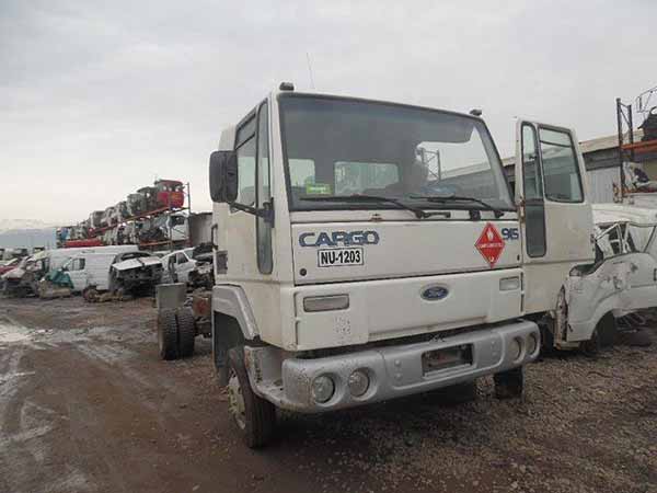 Tapabarro Ford CARGO  USADO