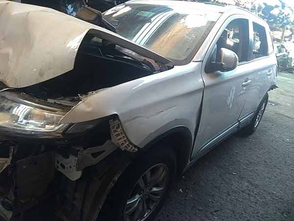 PICK UP Mitsubishi OUTLANDER 2017  USADO EN DESARME