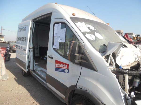 FOCO Ford TRANSIT 2017  USADO EN DESARME