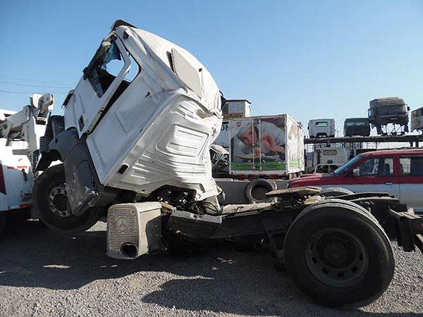 CAPOT Mercedes-Benz AXOR 2011  USADO EN DESARME