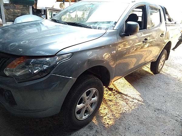 Cremallera de dirección Mitsubishi L200  USADO