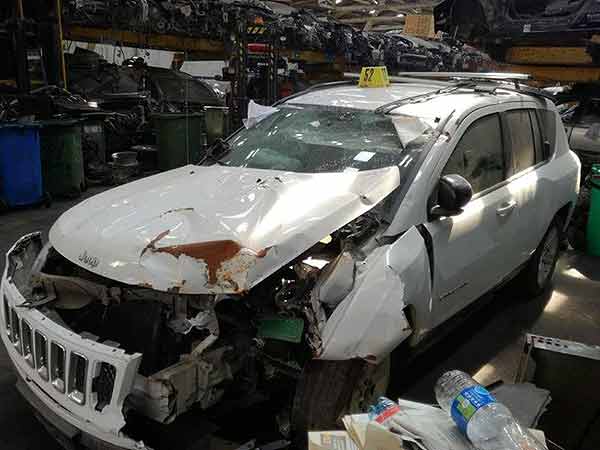 CREMALLERA DE DIRECCIóN Jeep COMPASS 2012  USADO EN DESARME