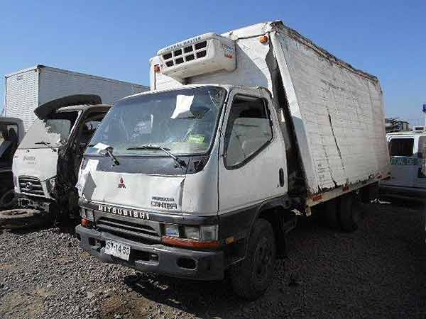 Foco Mitsubishi CANTER  USADO