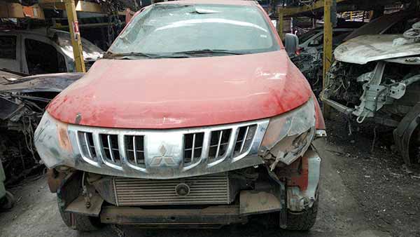 Puerta Mitsubishi L200  USADO